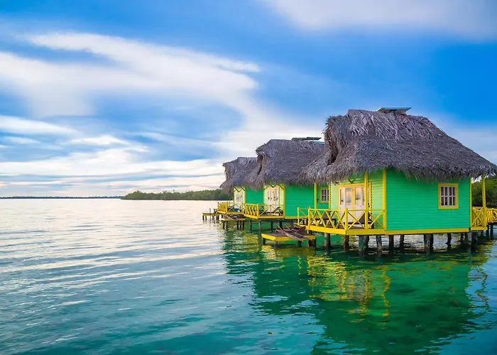 Punta Caracol Acqua Lodge